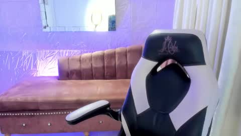 Snapshot of pink_rouse_m chatting on April 30, 2026, 8:57 pm isabella online show from April 30, 2026, 8:57 pm