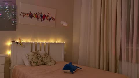 Eva online show from October 13, 2025, 5:13 pm