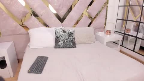 Snapshot of pink_soul chatting on November 13, 2025, 10:52 pm Pink Soul online show from November 13, 2025, 10:52 pm