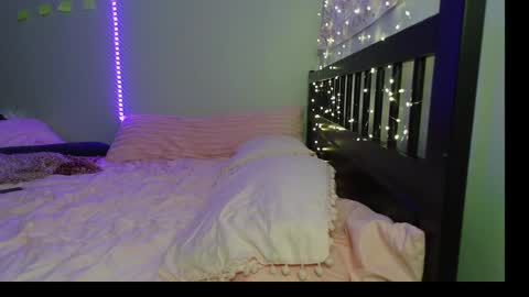 pink_tv online show from October 7, 2025, 12:52 am