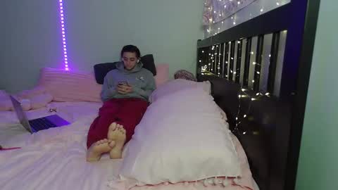 pink_tv online show from November 2, 2025, 12:35 am