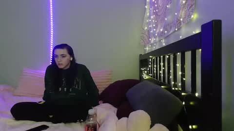 pink_tv online show from December 2, 2025, 2:28 am