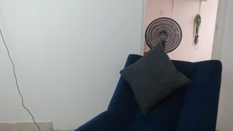 - online show from November 5, 2025, 8:20 pm