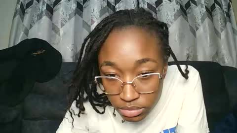 PinkyAura online show from February 27, 2026, 9:26 pm