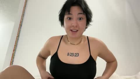 Snapshot of pinkeyeprincess chatting on November 17, 2025, 2:06 am pinkeyeprincess online show from November 17, 2025, 2:06 am