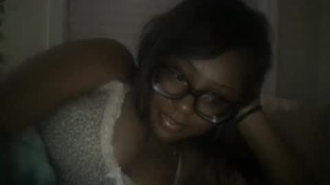 pinkgirlyyy online show from May 13, 2026, 3:37 am
