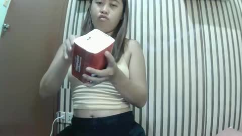 Snapshot of pinkish_shine chatting on April 24, 2026, 1:02 pm Hi its me shine online show from April 24, 2026, 1:02 pm