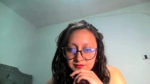 Snapshot of pinkvixen69 chatting on October 12, 2025, 5:28 am pinkvixen69 online show from October 12, 2025, 5:28 am