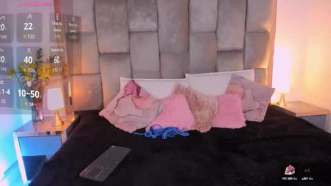 Snapshot of pinky_cherry_ chatting on September 20, 2025, 9:16 pm CHERRY online show from September 20, 2025, 9:16 pm