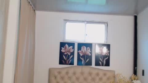 pinky_f00x online show from December 3, 2025, 9:02 pm