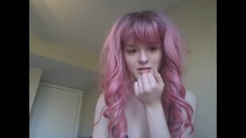 pinkykittykat online show from April 16, 2026, 11:40 pm