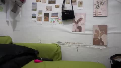 Rose online show from November 5, 2025, 11:27 pm