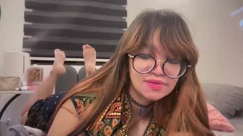 Snapshot of pinkyrosexx chatting on May 27, 2026, 4:31 am Rose online show from May 27, 2026, 4:31 am