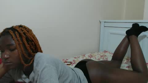 Snapshot of pinnacle_ chatting on April 26, 2026, 6:38 pm zenah online show from April 26, 2026, 6:38 pm