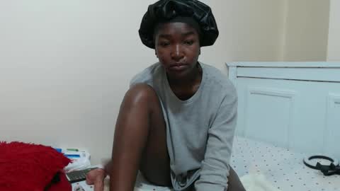 Snapshot of pinnacle_ chatting on May 1, 2026, 9:19 pm zenah online show from May 1, 2026, 9:19 pm