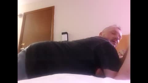 piper_in_melb online show from January 8, 2026, 10:23 pm