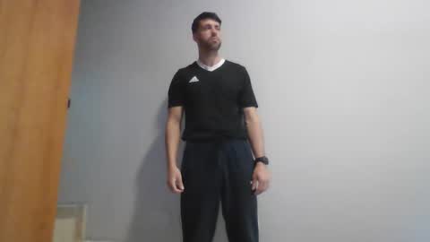 pitruki00 online show from April 14, 2026, 7:47 am