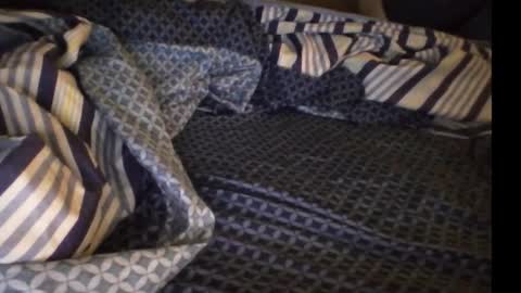 whom like be watching.i online show from December 14, 2025, 11:37 am