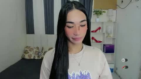 pixiedoll_ online show from January 19, 2026, 8:51 am