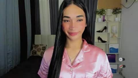 pixiedoll_ online show from February 12, 2026, 5:52 pm