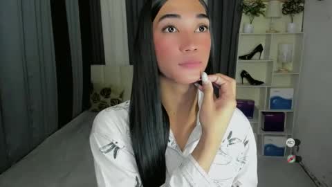 pixiedoll_ online show from February 25, 2026, 6:56 am