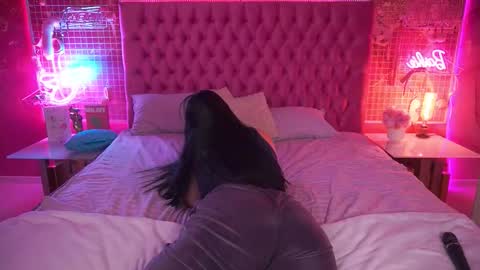 pixiehott online show from February 28, 2026, 9:05 pm