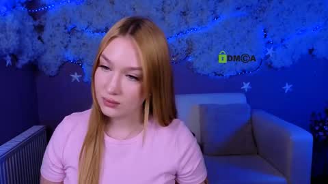 Sophie online show from March 26, 2026, 8:25 pm