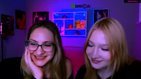 Sophie online show from April 15, 2026, 7:58 pm