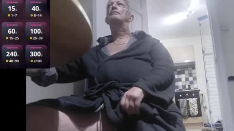 Play Me online show from October 20, 2025, 11:38 pm