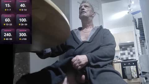 Play Me online show from October 24, 2025, 2:30 am