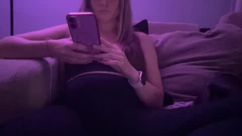 Snapshot of playwithcaity chatting on May 10, 2026, 1:11 am Caity online show from May 10, 2026, 1:11 am