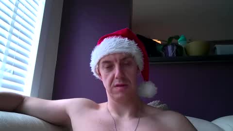 Snapshot of ploki2000 chatting on December 25, 2024, 10:06 am Kevin online show from December 25, 2024, 10:06 am