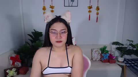 Ploysai online show from February 28, 2025, 2:53 am