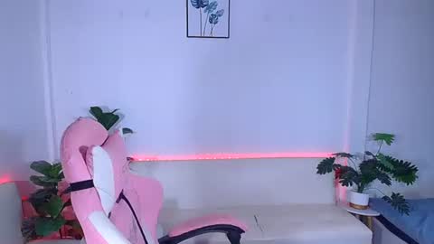 Ploysai online show from September 21, 2025, 4:47 am