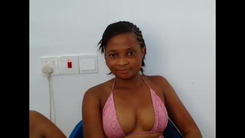 plumnjuicyx online show from October 8, 2025, 11:19 am