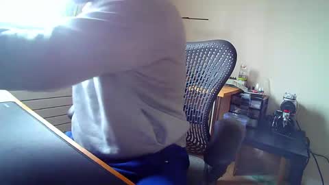Snapshot of poazergg95 chatting on May 4, 2026, 7:15 am poazergg95 online show from May 4, 2026, 7:15 am