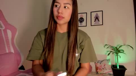 Snapshot of pocahontas_sensual chatting on March 18, 2026, 3:31 am Jasmine online show from March 18, 2026, 3:31 am