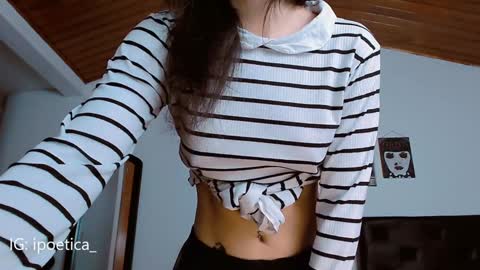 Snapshot of poeeticaa_ chatting on January 8, 2025, 12:05 pm IG ipoetica online show from January 8, 2025, 12:05 pm