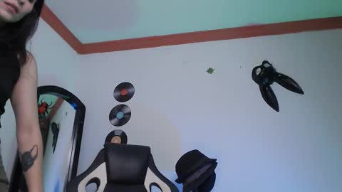 IG ipoetica  online show from February 12, 2026, 3:18 pm