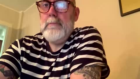 poeticdaddy online show from October 24, 2025, 11:06 am