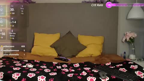  Luna  online show from February 11, 2025, 10:50 pm