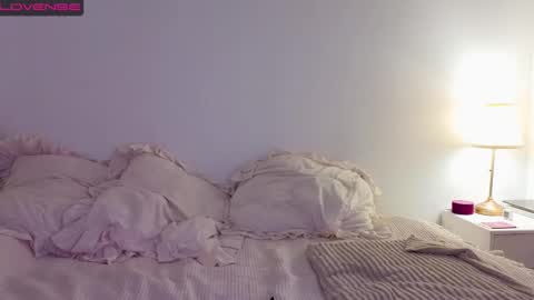 Snapshot of poison_girls chatting on March 11, 2025, 1:45 pm Rose online show from March 11, 2025, 1:45 pm