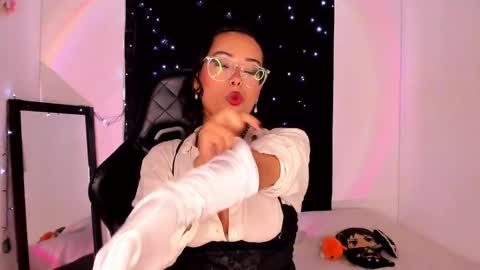 Snapshot of poison_willow chatting on January 27, 2025, 5:26 pm Willow Hours 12pm to 630pm Colombian time FRIDAY AND SUNDAY FREE DAYS online show from January 27, 2025, 5:26 pm