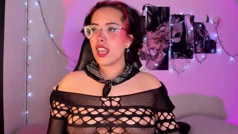Snapshot of poison_willow chatting on September 22, 2025, 5:37 pm Willow Hours 12pm to 630pm Colombian time FRIDAY AND SUNDAY FREE DAYS online show from September 22, 2025, 5:37 pm