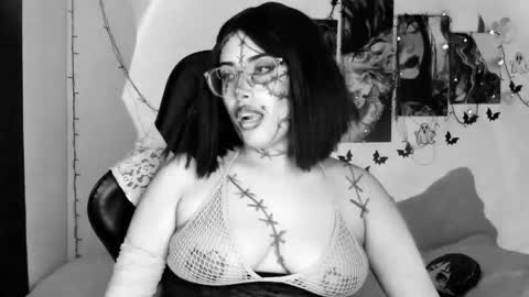 Snapshot of poison_willow chatting on October 18, 2025, 5:46 pm Willow Hours 12pm to 630pm Colombian time FRIDAY AND SUNDAY FREE DAYS online show from October 18, 2025, 5:46 pm