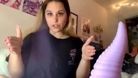 sweet angel baby  online show from March 26, 2026, 11:38 am