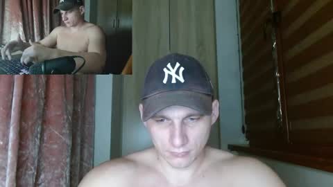 Snapshot of poliglotjoe2 chatting on April 20, 2026, 10:33 pm Poliglotjoe2 online show from April 20, 2026, 10:33 pm