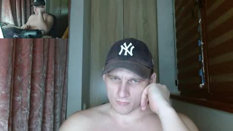 Snapshot of poliglotjoe2 chatting on April 22, 2026, 9:22 am Poliglotjoe2 online show from April 22, 2026, 9:22 am