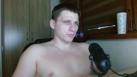 Snapshot of poliglotjoe2 chatting on May 18, 2026, 4:40 am Poliglotjoe2 online show from May 18, 2026, 4:40 am