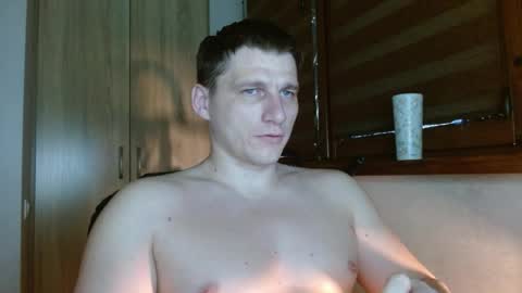 Snapshot of poliglotjoe2 chatting on May 18, 2026, 4:46 pm Poliglotjoe2 online show from May 18, 2026, 4:46 pm
